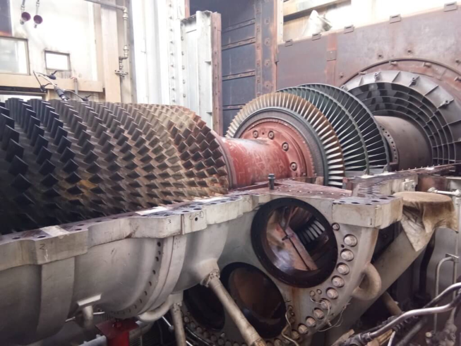 Open gas-turbine casing during a major inspection
